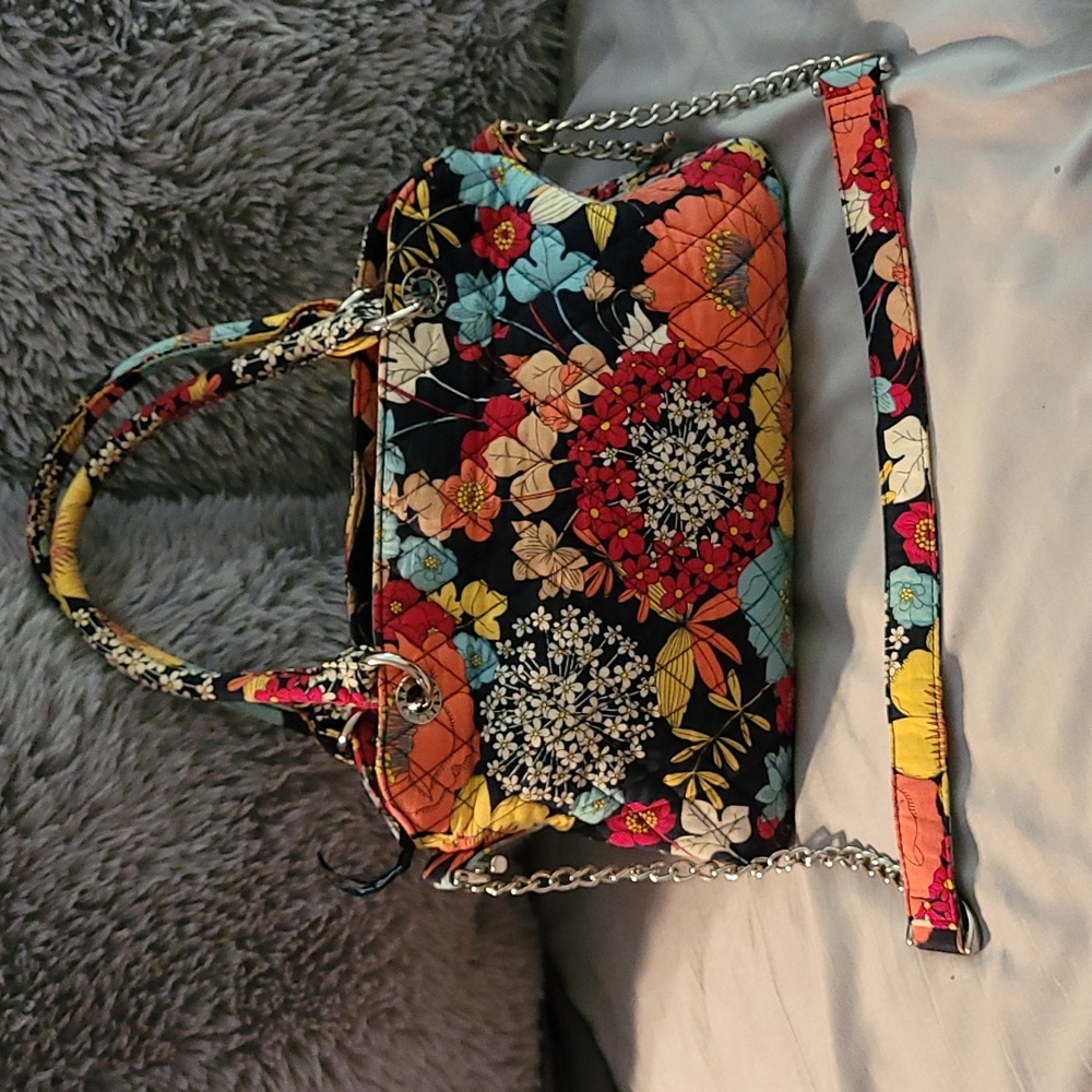 RETIRED VERA BRADLEY WITH METAL HARDWARE NICE SHOULDER BAG OR HAND BAG